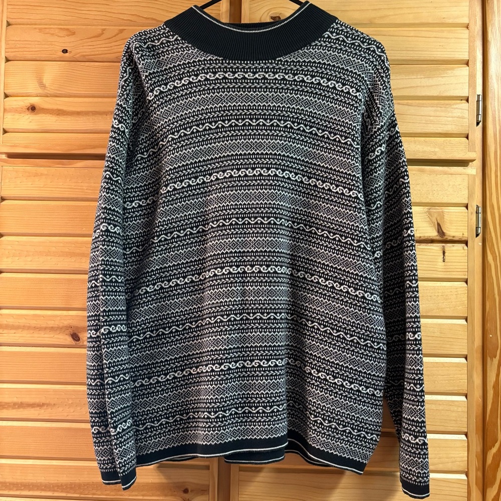 LIZSPORT LIZ CLAIBORNE Women's Black and White Geometric Patterned Sweater, SZ S